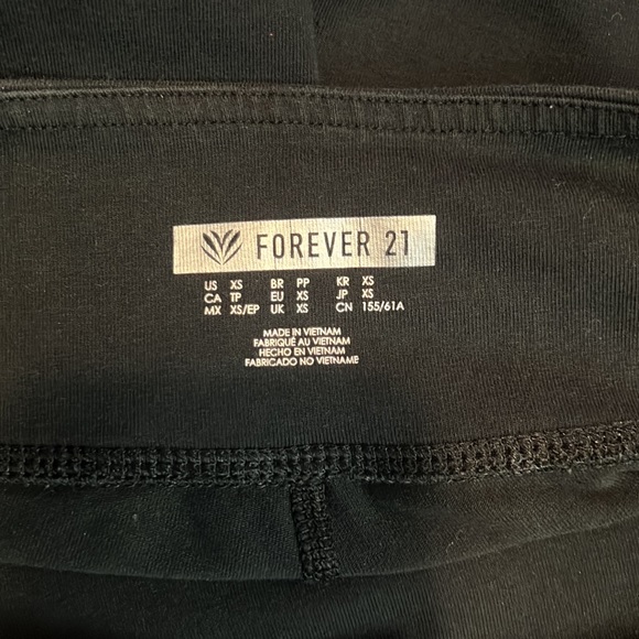 Exercise shorts - Picture 3 of 4